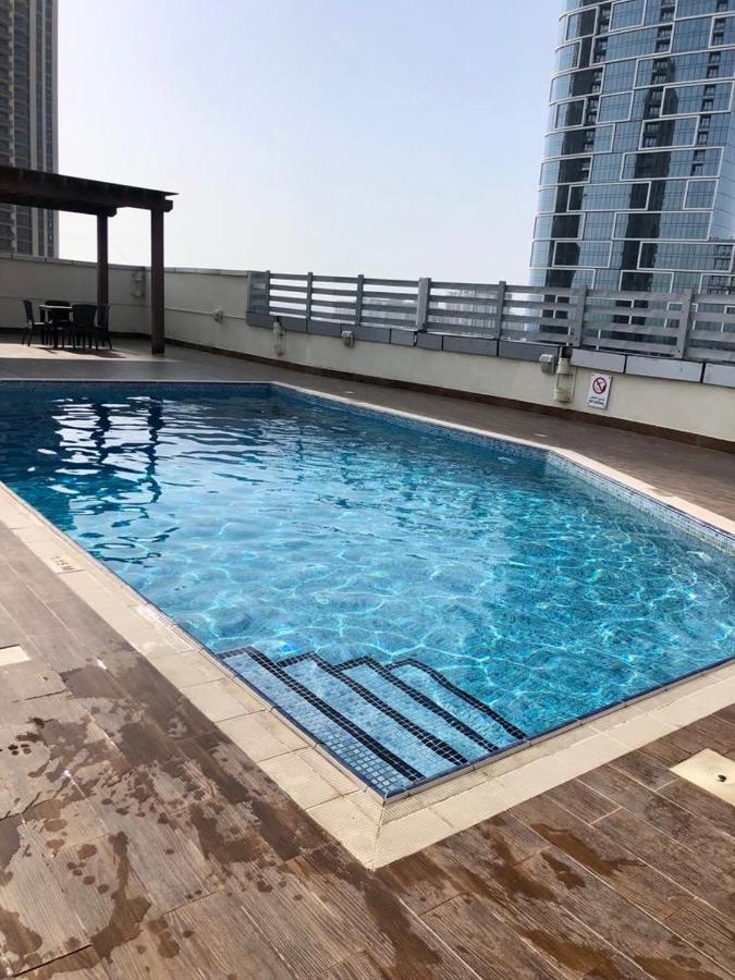Apartamento Wonderful 1Bd With Full Marina View Dubái Exterior foto
