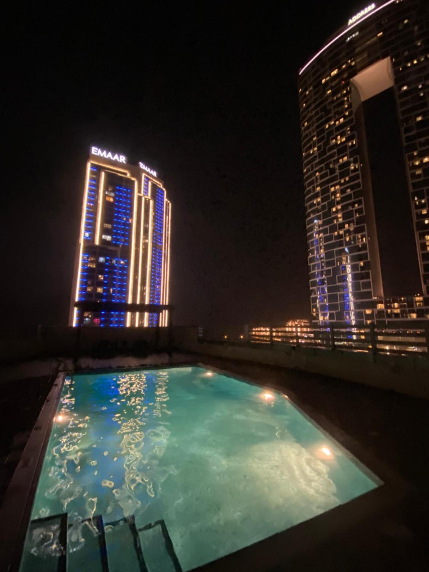 Apartamento Wonderful 1Bd With Full Marina View Dubái Exterior foto