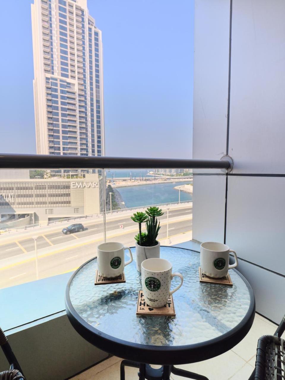 Apartamento Wonderful 1Bd With Full Marina View Dubái Exterior foto