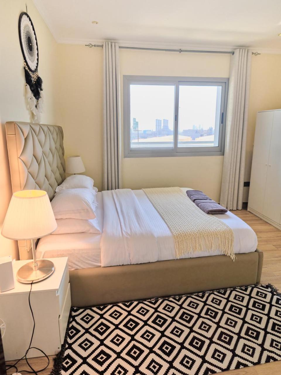 Apartamento Wonderful 1Bd With Full Marina View Dubái Exterior foto