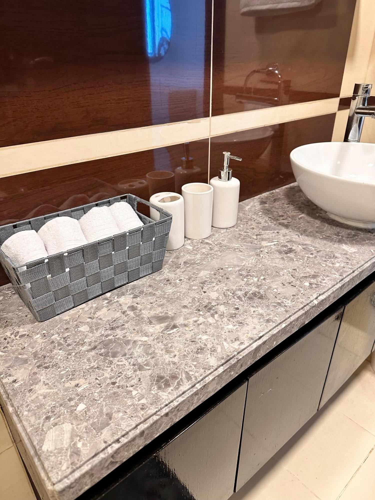 Apartamento Wonderful 1Bd With Full Marina View Dubái Exterior foto